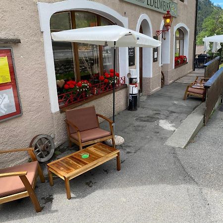 Langwies Gasthaus Edelweiss מראה חיצוני תמונה